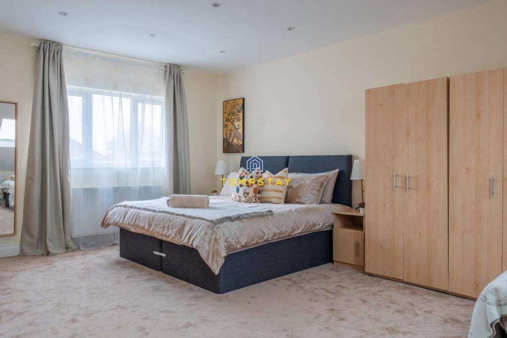 5 Bed/4 Bath At Wembley Stadium & Free Parking Londra Dış mekan fotoğraf